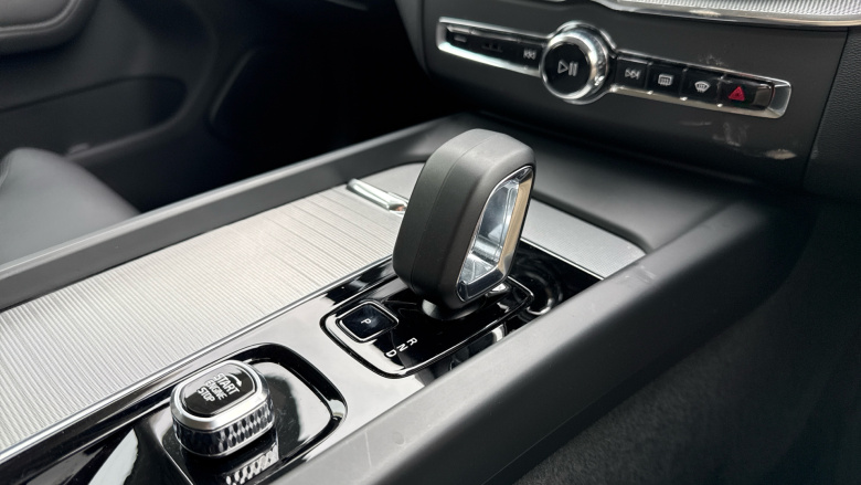 Volvo XC60 2.0 B5P Plus Dark 5dr AWD Geartronic Petrol Estate